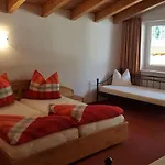Pensión Haus Anna 3*